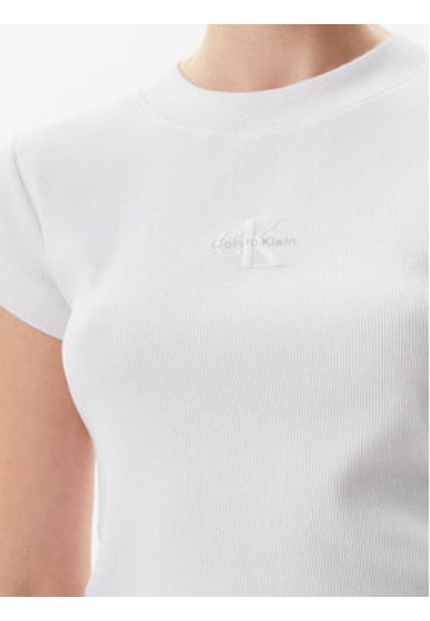 Calvin Klein Jeans T-Shirt LV047AB802 Biały Regular Fit. Kolor: biały. Materiał: bawełna