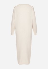 Born2be - Jasnobeżowa Dzianinowa Sukienka z Wiskozą o Pudełkowym Kroju Mazilaine. Okazja: na co dzień. Kolor: beżowy. Materiał: wiskoza, dzianina. Długość rękawa: długi rękaw. Typ sukienki: proste. Styl: klasyczny, casual #6