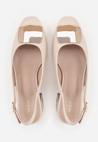 Born2be - Beżowe Czółenka VICES na Obcasie z Odkrytą Piętą i Kwadratową Ozdobą Petinilla. Okazja: na co dzień, do pracy. Zapięcie: sprzączka. Kolor: beżowy. Materiał: jeans. Wzór: aplikacja. Obcas: na obcasie. Styl: casual, klasyczny, elegancki. Wysokość obcasa: średni #6