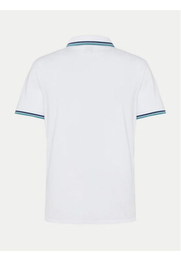Guess T-Shirt M2GP34 KARS0 Biały Regular Fit. Typ kołnierza: dekolt w karo. Kolor: biały. Materiał: bawełna