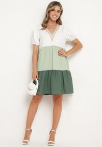 Born2be - Beżowo-Zielona Pudełkowa Sukienka z Haftem przy Dekolcie Moetta. Kolor: beżowy. Wzór: haft #4