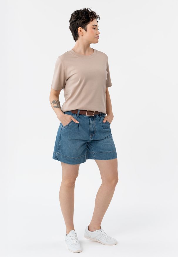 Volcano - Krótkie szorty jeansowe E-LUMIA. Materiał: jeans. Długość: krótkie. Sezon: lato. Styl: klasyczny