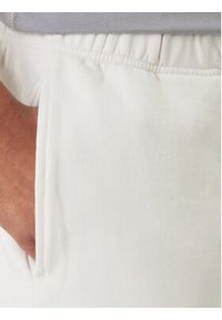 Napapijri Szorty sportowe N-Box Logo Cargo NP0A4I59 Biały Regular Fit. Kolor: biały. Materiał: bawełna. Styl: sportowy #3