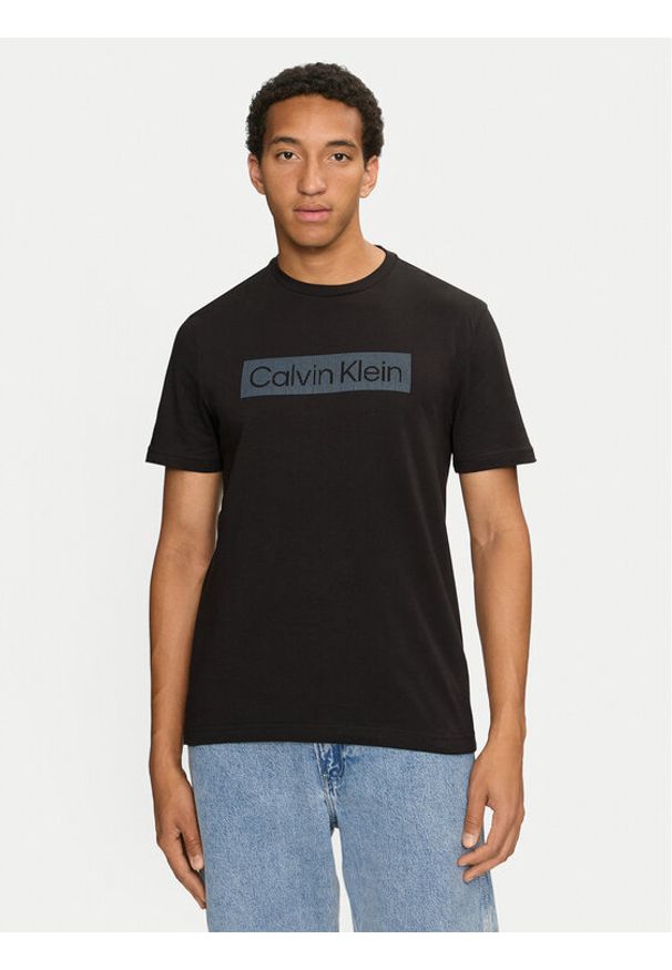 Calvin Klein T-Shirt Striped Logo K10K113590 Czarny Regular Fit. Kolor: czarny. Materiał: bawełna