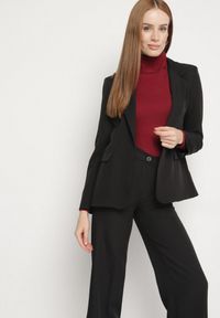 Born2be - Czarny Komplet Garniturowy z Wiskozą Marynarka na Guzik i Szerokie Spodnie Tevora. Kolor: czarny. Materiał: wiskoza. Wzór: aplikacja #7