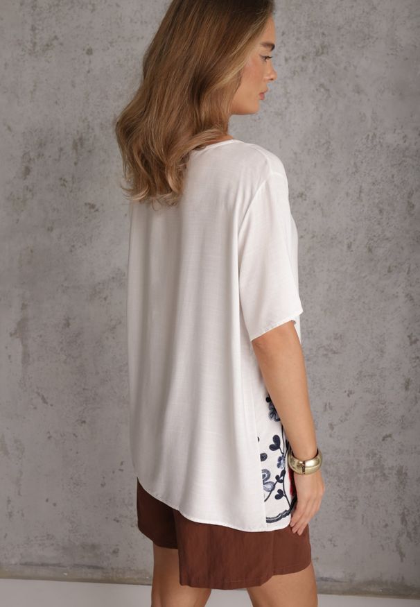 Renee - Biała Bawełniana Bluzka z Haftowanymi Kwiatami Ephalle. Okazja: na co dzień. Kolekcja: plus size. Kolor: biały. Materiał: bawełna. Długość rękawa: krótki rękaw. Długość: krótkie. Wzór: haft, kwiaty. Styl: casual