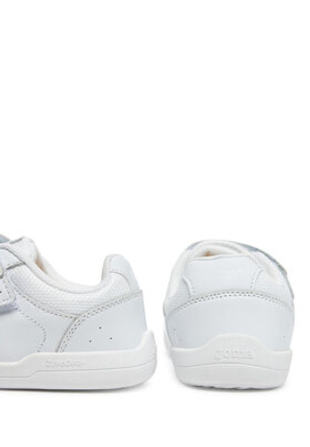Joma Sneakersy Vela Jr 2502 JVELAS2502V Biały. Kolor: biały. Materiał: skóra