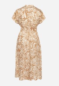 Born2be - Beżowa Sukienka Wiskozowa w Kwiaty Rozkloszowana Efrisa. Okazja: na co dzień. Typ kołnierza: dekolt w kształcie V. Kolor: beżowy. Wzór: kwiaty. Typ sukienki: rozkloszowane. Materiał: wiskoza. Długość rękawa: krótki rękaw. Sezon: lato. Styl: casual, elegancki #5