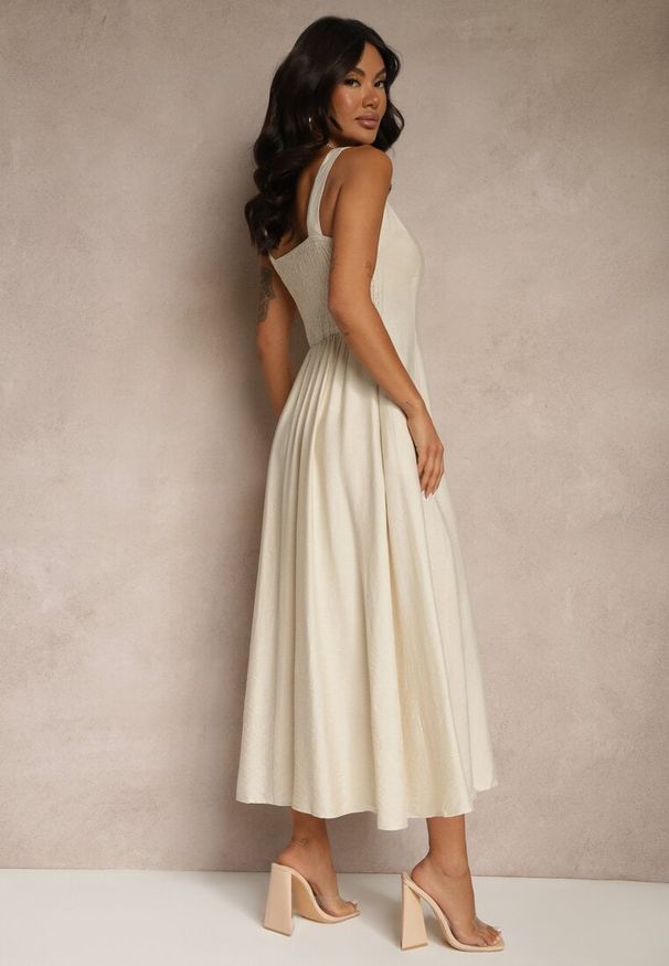 Renee - Beżowa Rozkloszowana Sukienka z Wiskozy Ozdobiona Kwadratowym Dekoltem Avledia. Typ kołnierza: dekolt kwadratowy. Kolor: beżowy. Materiał: wiskoza. Wzór: aplikacja. Typ sukienki: rozkloszowane. Styl: elegancki, klasyczny