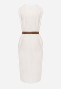 Renee - Beżowa Pudełkowa Sukienka z Wiskozą Bawełną Guzikami i Paskiem Magmaris. Okazja: do pracy, na co dzień. Kolor: beżowy. Materiał: wiskoza, bawełna. Sezon: wiosna, lato. Styl: elegancki, casual #3