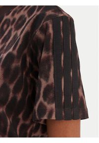 Adidas - adidas T-Shirt Seasonal Essentials Leopard Print JZ0200 Brązowy Regular Fit. Kolor: brązowy. Materiał: bawełna. Wzór: nadruk #5