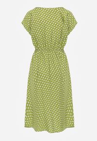 Renee - Jasnozielona Sukienka z Bawełny o Rozkloszowanym Kroju z Gumką w Talii Emilla. Okazja: na co dzień, do pracy, na spotkanie biznesowe. Kolor: zielony. Materiał: bawełna. Długość rękawa: krótki rękaw. Typ sukienki: rozkloszowane. Styl: casual, biznesowy, elegancki #7