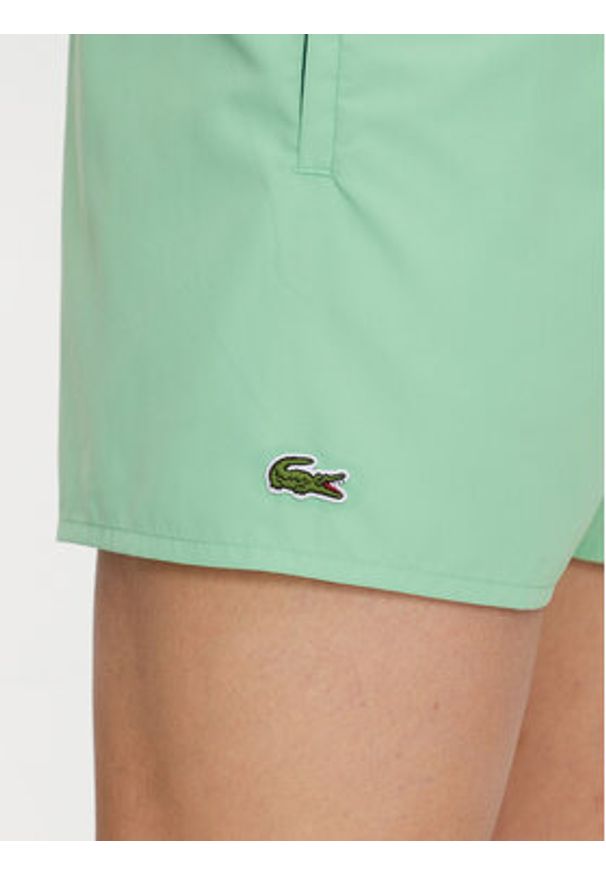 Lacoste Szorty kąpielowe MH6270 Zielony Regular Fit. Kolor: zielony. Materiał: syntetyk