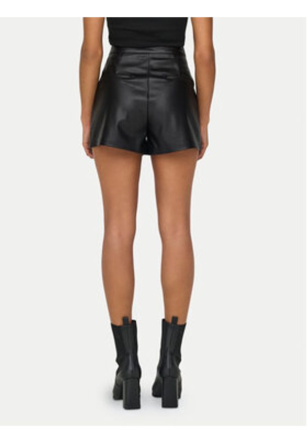 only - ONLY Szorty z imitacji skóry Tricia 15287184 Czarny Baggy Fit. Kolor: czarny. Materiał: skóra