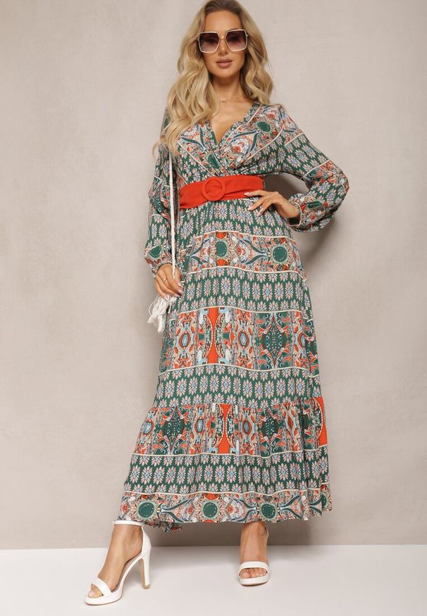 Renee - Zielona Sukienka Rozkloszowana z Paskiem Shara. Okazja: na plażę, na spacer. Kolor: zielony. Materiał: tkanina, materiał. Typ sukienki: kopertowe. Styl: boho. Długość: maxi