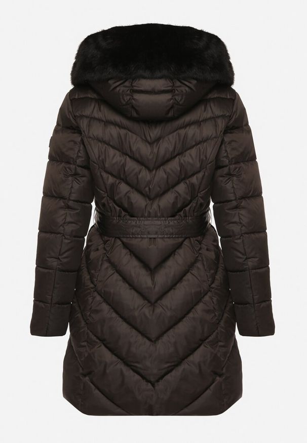 Born2be - Czarna Pikowana Kurtka z Wiązanym Paskiem i Kapturem z Futerkiem Fenama. Okazja: na co dzień, na spacer. Kolor: czarny. Materiał: futro. Styl: casual, elegancki