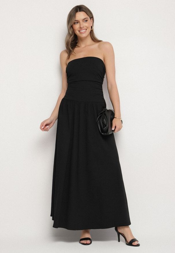 Born2be - Czarna Sukienka z Bawełny Typu Bodycon Filarose. Okazja: na imprezę, na co dzień, na randkę. Kolor: czarny. Materiał: bawełna. Typ sukienki: bodycon. Styl: elegancki, casual, klasyczny