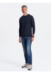 Ombre Clothing - Longsleeve męski BASIC z okrągłym dekoltem - granatowy V2 - Rozmiar: XXL. Kolor: niebieski. Materiał: materiał, bawełna. Długość rękawa: długi rękaw. Wzór: gładki, jednolity. Styl: klasyczny #4
