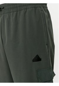 Adidas - adidas Spodnie dresowe City Escape Premium IN3699 Zielony Regular Fit. Kolor: zielony. Materiał: syntetyk #4