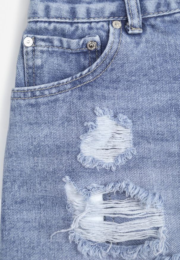 Born2be - Niebieskie Bawełniane Szorty Jeansowe z Przetarciami i Wystającymi Kieszeniami Kordia. Kolor: niebieski. Materiał: jeans, bawełna. Sezon: lato. Styl: elegancki