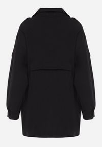 Born2be - Czarna Kurtka Parka z Bawełną Ściągana w Pasie Troczkiem Zapinana na Napy Velethra. Okazja: na co dzień. Kolor: czarny. Materiał: bawełna. Styl: casual #3