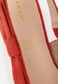Renee - Czerwone Sandały na Słupku Vices Slingback ze Skórzaną Wkładką Vevoline. Okazja: na co dzień, na spotkanie biznesowe, do pracy. Zapięcie: sprzączka. Kolor: czerwony. Materiał: skóra. Sezon: lato. Obcas: na słupku. Styl: casual, biznesowy, elegancki, klasyczny #5