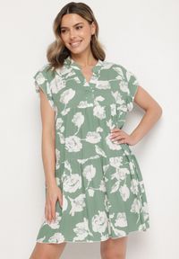 Born2be - Zielona Bawełniana Sukienka o Kroju Oversize w Kwiaty Liralea. Okazja: na co dzień, na spacer. Kolor: zielony. Materiał: bawełna. Wzór: kwiaty. Typ sukienki: oversize. Styl: klasyczny, casual #4