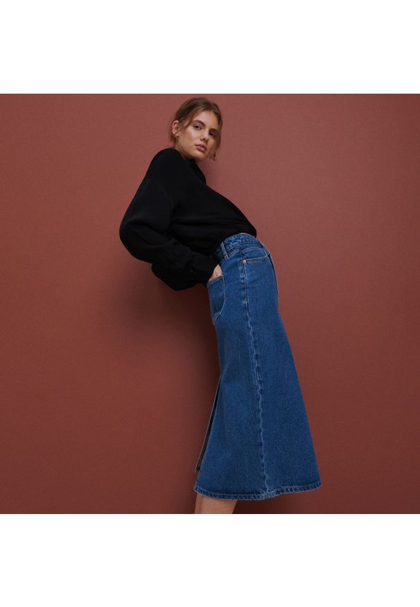 Reserved - Jeansowa spódnica midi - Granatowy. Kolor: niebieski. Materiał: jeans