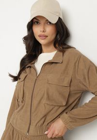 Born2be - Jasnobrązowy Komplet Dresowy w Stylu Cargo Bluza ze Stójką i Szerokie Spodnie Arritarra. Kolor: brązowy. Materiał: dresówka #3