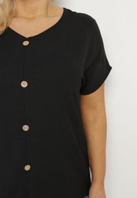 Born2be - Czarna Bluzka Ozdobiona Guziczkami z Przodu Mepiana. Okazja: na co dzień. Kolor: czarny. Materiał: jeans. Długość rękawa: krótki rękaw. Długość: krótkie. Wzór: aplikacja. Styl: klasyczny, elegancki, casual #4