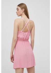 Tommy Jeans sukienka DW0DW12860.PPYY kolor różowy mini rozkloszowana. Kolor: różowy. Materiał: tkanina. Długość rękawa: na ramiączkach. Typ sukienki: rozkloszowane. Długość: mini #2
