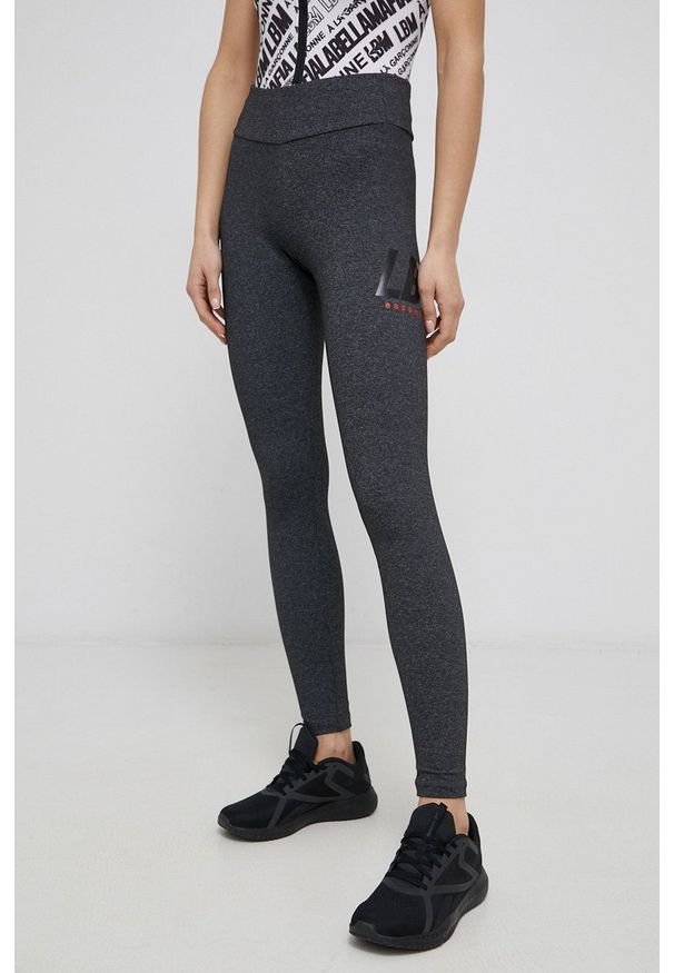 LABELLAMAFIA - LaBellaMafia - Legginsy. Kolor: szary. Materiał: dzianina. Wzór: nadruk
