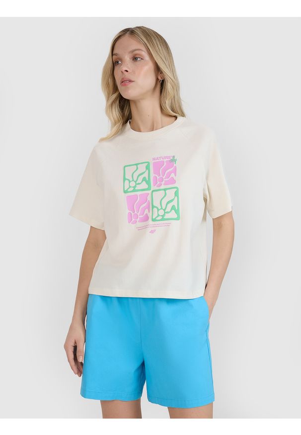 4f - 4F T-shirt oversize z nadrukiem damski - biały XS. Okazja: na co dzień. Kolor: biały. Materiał: jersey, dzianina, materiał, bawełna. Długość rękawa: krótki rękaw. Długość: krótkie. Wzór: nadruk. Styl: casual, klasyczny, sportowy