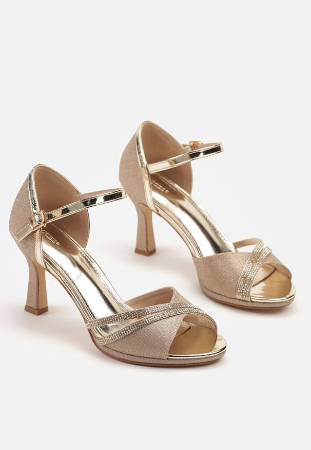 Renee - Złote Sandały Vices na Szpilce Ozdobione Cyrkoniami i Brokatem Oviasse. Zapięcie: sprzączka. Kolor: złoty. Materiał: jeans. Wzór: aplikacja. Obcas: na szpilce. Styl: elegancki. Wysokość obcasa: średni