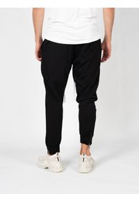 La Haine Inside Us Spodnie | 3M LM090 | Mężczyzna | Czarny. Okazja: na co dzień. Kolor: czarny. Materiał: elastan, wiskoza, poliamid. Styl: casual #5