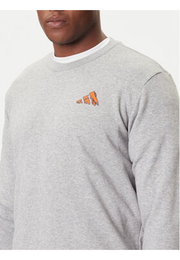 Adidas - adidas Bluza Doodle Hunt Hike Graphic JM6503 Szary Regular Fit. Kolor: szary. Materiał: bawełna, syntetyk