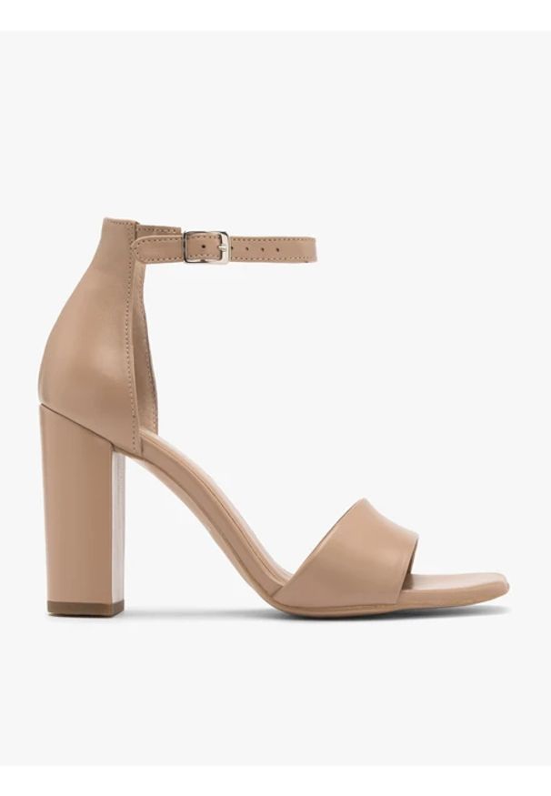 Ryłko - Beżowe sandały na wysokim słupku. Kolor: beżowy. Materiał: skóra. Obcas: na słupku. Styl: street. Wysokość obcasa: średni