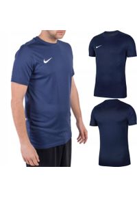 Koszulka sportowa męska z krótkim rękawem Nike Park VII. Kolor: niebieski. Długość rękawa: krótki rękaw. Technologia: Dri-Fit (Nike). Długość: krótkie. Sport: piłka nożna