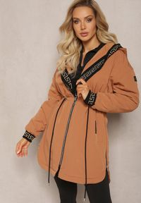 Renee - Brązowa Kurtka Parka z Geometrycznym Wzorem na Kapturze i Rękawach Lidya. Kolor: brązowy. Wzór: geometria #5
