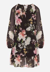 Born2be - Czarna Sukienka o Rozkloszowanym Kroju w Kwiaty Zeramera. Okazja: na co dzień. Kolor: czarny. Materiał: wiskoza. Długość rękawa: długi rękaw. Wzór: kwiaty. Typ sukienki: rozkloszowane. Styl: casual #3