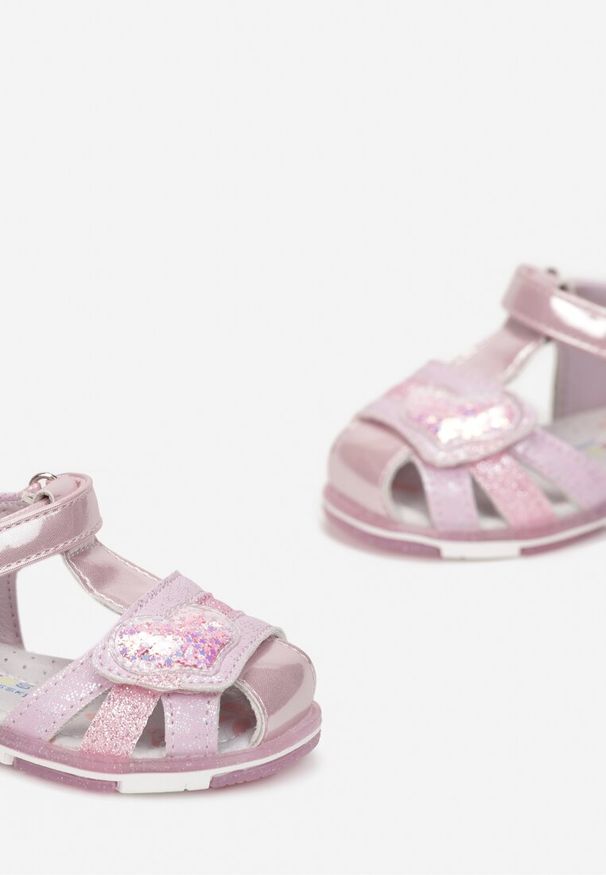 Born2be - Różowe Sandały Eunereia. Zapięcie: pasek. Kolor: różowy. Materiał: skóra