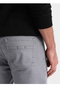 Ombre Clothing - Spodnie męskie jeansowe bez przetarć SLIM FIT - szare V1 OM-PADP-0148 - XXL. Okazja: na co dzień. Kolor: szary. Materiał: jeans. Wzór: gładki. Styl: sportowy, casual, elegancki