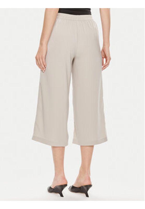 Vero Moda Kuloty Coco 10289453 Écru Loose Fit. Materiał: syntetyk