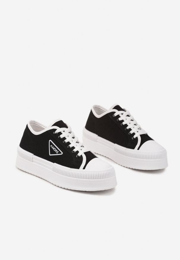 Born2be - Czarne Trampki na Platformie z Naszywką na Boku Alimiora. Kolor: czarny. Wzór: aplikacja. Obcas: na platformie. Styl: elegancki