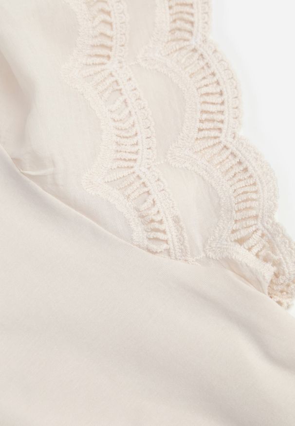 Renee - Beżowy T-shirt z Bawełny z Rękawami z Koronki Hycis. Kolor: beżowy. Materiał: bawełna, koronka. Wzór: koronka