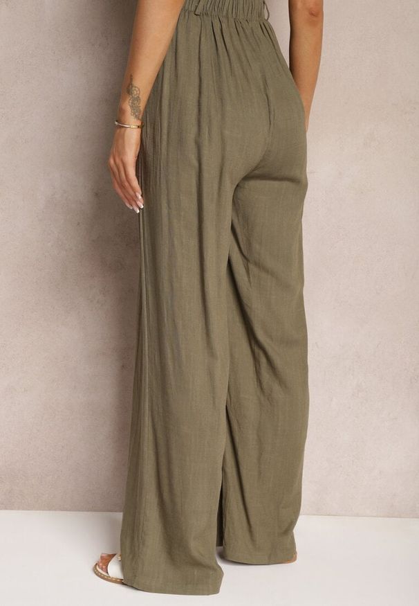 Renee - Ciemnozielone Szerokie Spodnie z Lnem i Bawełną o Kroju Palazzo High Waist Vikaela. Okazja: na co dzień. Stan: podwyższony. Kolor: zielony. Materiał: bawełna, len. Styl: elegancki, casual