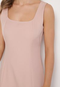 Born2be - Różowa Klasyczna Sukienka o Rozkloszowanym Kroju Delure. Okazja: na imprezę. Typ kołnierza: dekolt kwadratowy. Kolor: różowy. Wzór: aplikacja. Styl: klasyczny #4