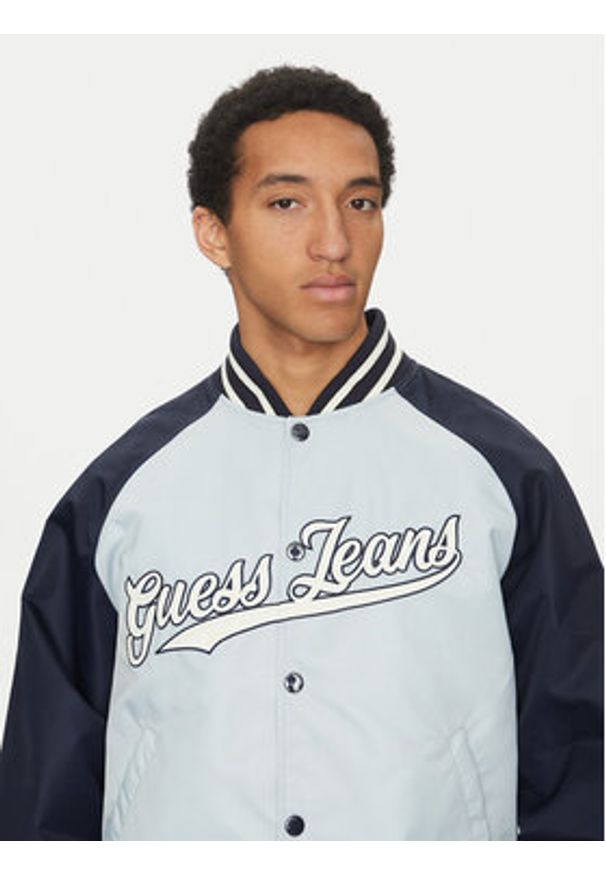 Guess Jeans Kurtka bomber M5GL32 WHAA2 Błękitny Regular Fit. Kolor: niebieski. Materiał: syntetyk