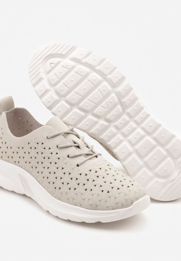 Born2be - Jasnoszare Sneakersy z Ażurową Cholewką Uliravia. Okazja: na co dzień. Kolor: szary. Szerokość cholewki: normalna. Wzór: ażurowy
