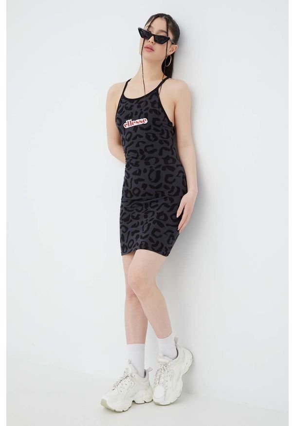 Ellesse sukienka kolor czarny mini dopasowana. Kolor: czarny. Materiał: dzianina. Wzór: nadruk. Typ sukienki: dopasowane. Długość: mini